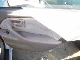 1997 TOYOTA CAMRY LE WHITE 2.2L AT Z17908